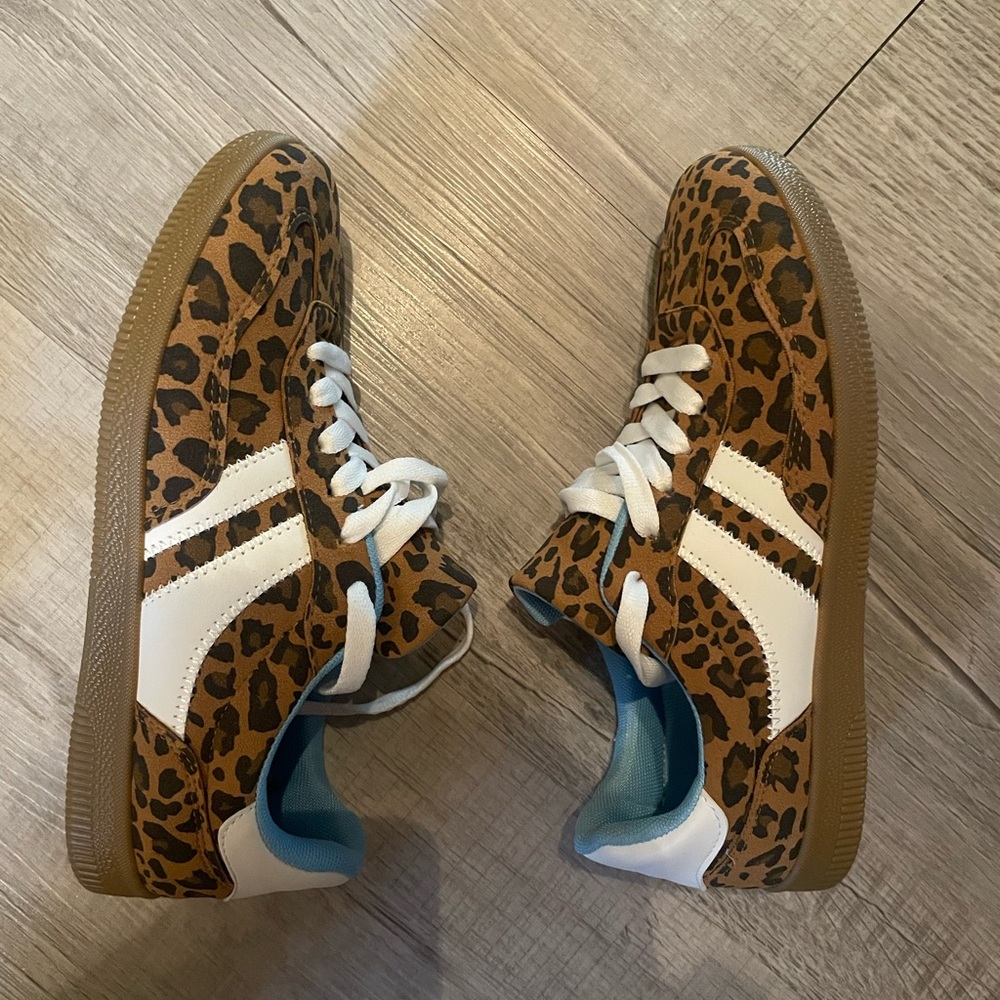 Steve Madden Tan and White “Madden Girl” Sneakers
